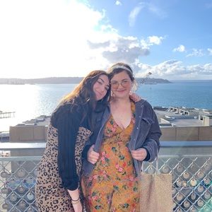 Meet your Posher, Chloe